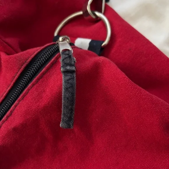 Tommy Hilfiger Duffle Bag - Picture 4 of 7